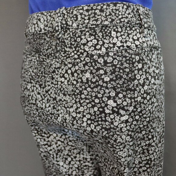 CHANEL 2021 CC Camellia Print Stretch Jeans Size 40 Straight Leg - Picture 12 of 16